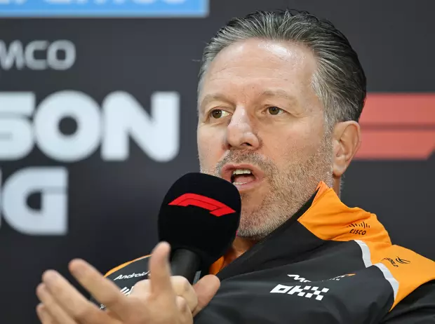 Foto zur News: Zak Brown: Buhrufe gegen Horner gehören zum Sport dazu