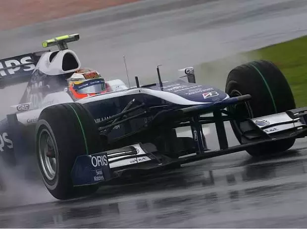 Foto zur News: Webber zockt am besten: Pole im Regenchaos!