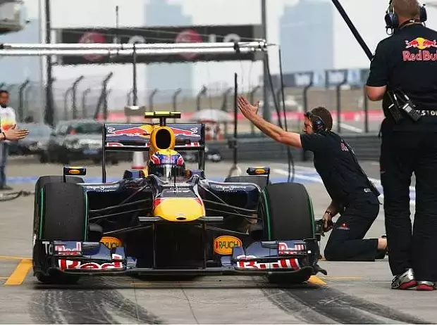 Foto zur News: Vettel und Webber: Respekt vor Silberpfeilen