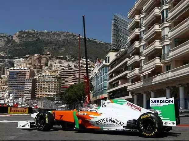 Foto zur News: Monaco: Bestzeit für Alonso, Vettel nur Fünfter