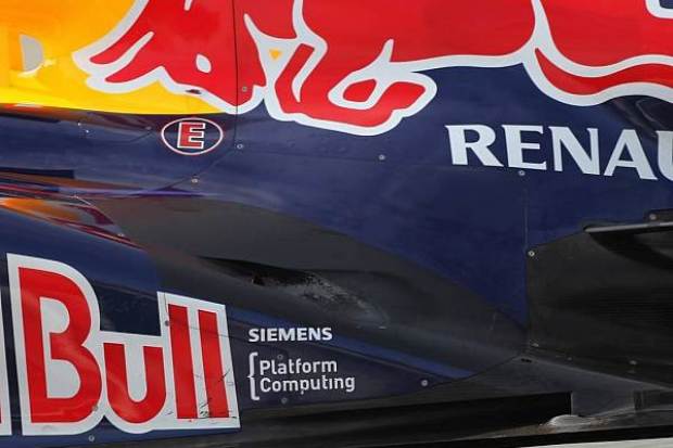 Foto zur News: Webber spult solide Runden im "neuen" Red Bull ab