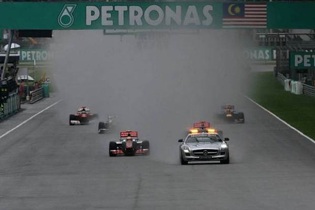 Foto zur News: Malaysia: Alonso verhindert Sensation durch Perez