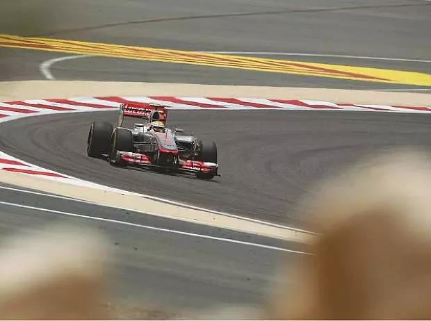 Foto zur News: Es "vettelt" wieder: Pole-Position in Bahrain!