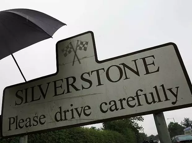 Foto zur News: Regen in Silverstone: Auftakt ohne Aussagekraft