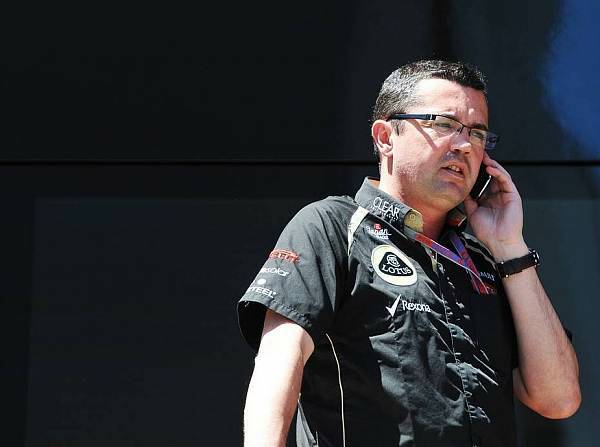 Foto zur News: Boullier: "Solange die mathematische Chance besteht..."