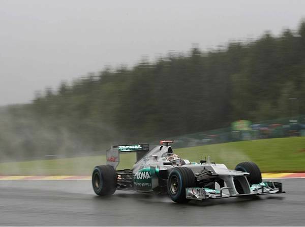 Foto zur News: Mercedes: Auch im Regen etwas gelernt