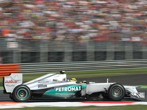 Foto zur News: Mercedes hofft auf weitere Steigerung in Singapur