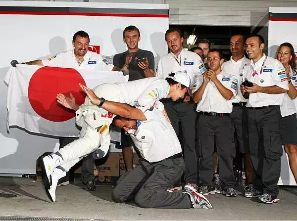 Foto zur News: Japan jubelt: Saubers Kobayashi auf dem Suzuka-Podium