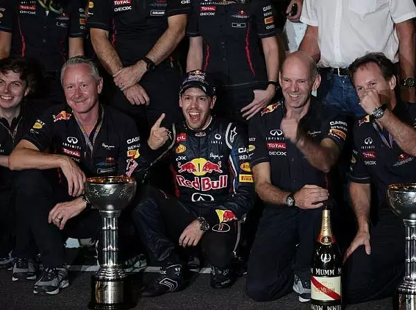 Foto zur News: Red Bull: Vettel in eigener Liga - Webber im Pech