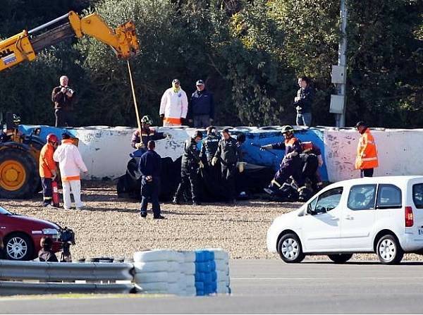 Foto zur News: Jerez: Mercedes bleibt in den Schlagzeilen