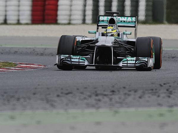 Foto zur News: Longrun-Tests: Mercedes hält die Reifen am Leben