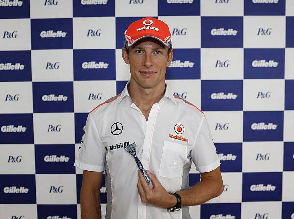 Foto zur News: Button glattrasiert: McLaren mit Gillette-Sponsorendeal