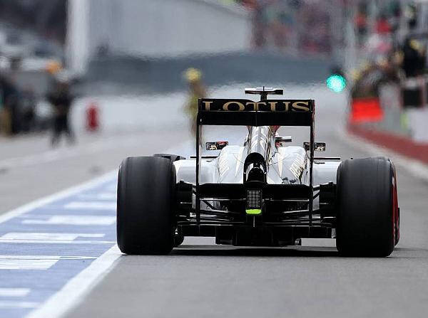 Foto zur News: Lotus: Mit viel Benzin an Bord noch zu langsam