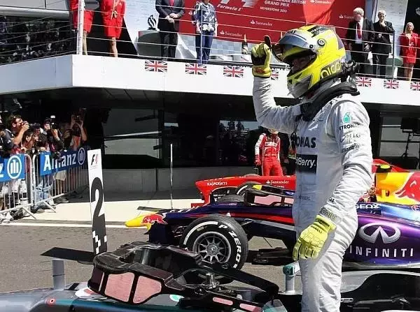 Foto zur News: Red Bull meldete Rosberg den Rennkommissaren