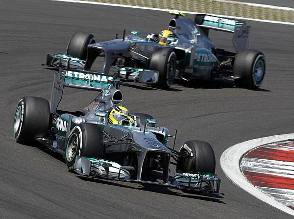 Foto zur News: Mercedes: "Wir müssen uns Gedanken machen"