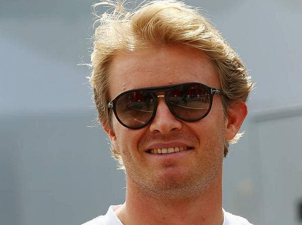 Foto zur News: Rosberg ironisch: "Wir bleiben im Winter auf dem Sofa"