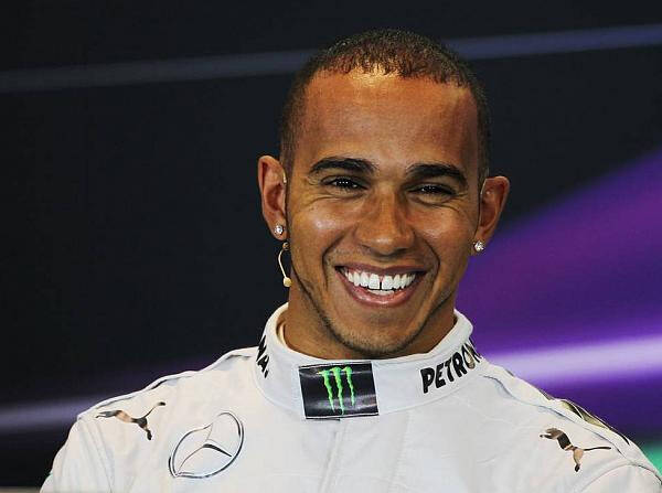 Foto zur News: Mercedes bejubelt weitere Hamilton-Pole