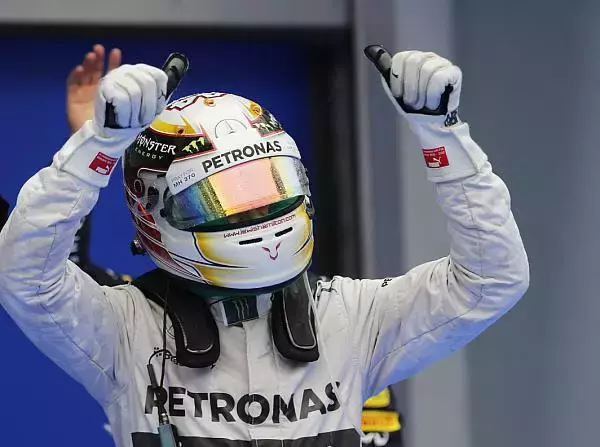 Foto zur News: Mercedes unter Druck, aber Hamilton brilliert erneut