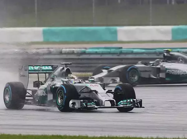 Foto zur News: Hamilton versus Rosberg: Wird das Derby zum Problemspiel?