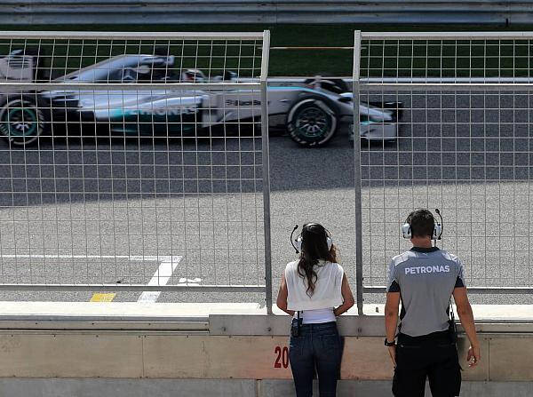 Foto zur News: Mercedes: Hamilton im Dauereinsatz für Pirelli