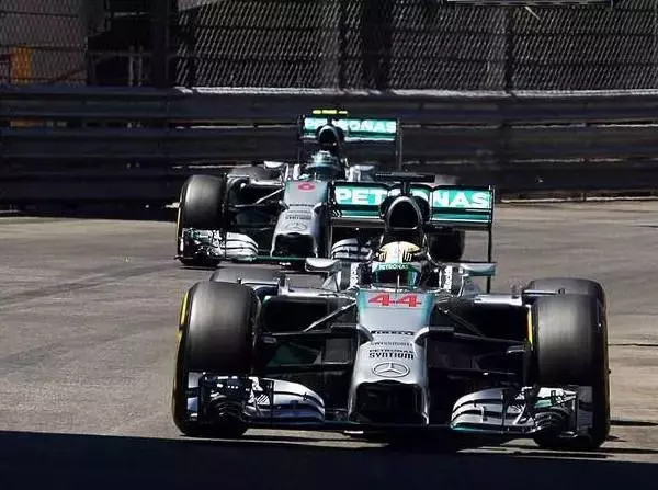 Foto zur News: Mercedes besetzt auch in Monaco die erste Startreihe