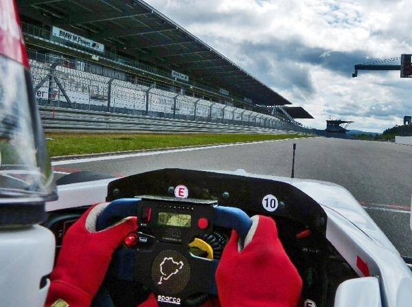 Foto zur News: Mythos hautnah erleben - Fahrerlebnisse auf dem Nürburgring