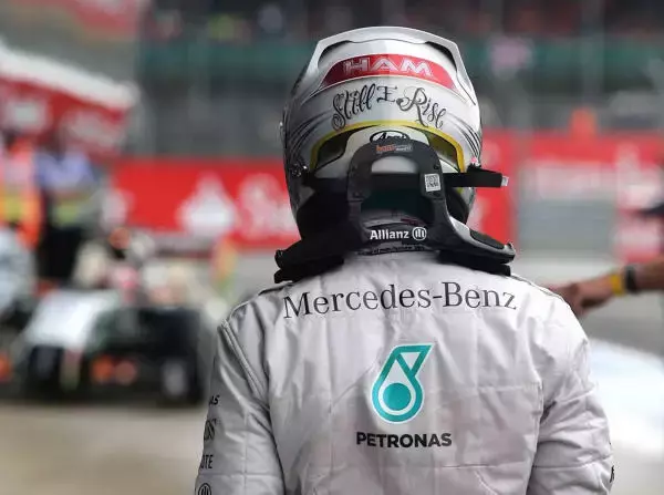 Foto zur News: Wie in Österreich: Rosberg nutzt Hamilton-Fehler