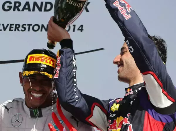 Foto zur News: Wieder auf dem Podium: Ricciardo rettet Platz drei