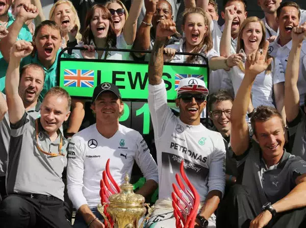 Foto zur News: Nach Rosberg-Ausfall: Mercedes-Teamduell wird wieder eng