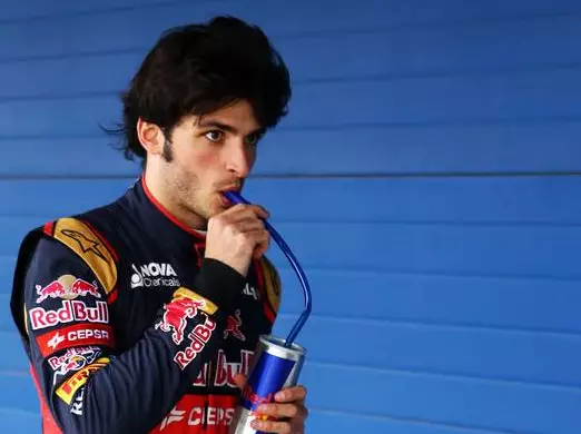 Foto zur News: Carlos Sainz will sich Rookie-Dasein nicht anmerken lassen