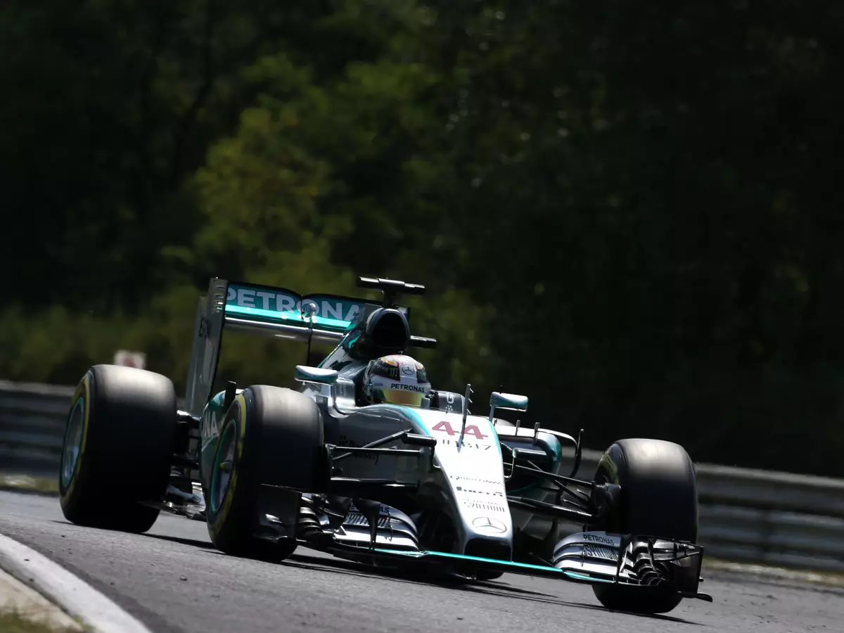 Foto zur News: Formel 1 2015 Budapest: Mercedes-Duo bleibt einsame Spitze