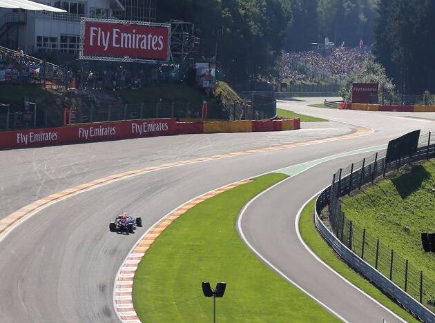 Foto zur News: Eau Rouge: FIA entfernt neuen Randstein schon wieder