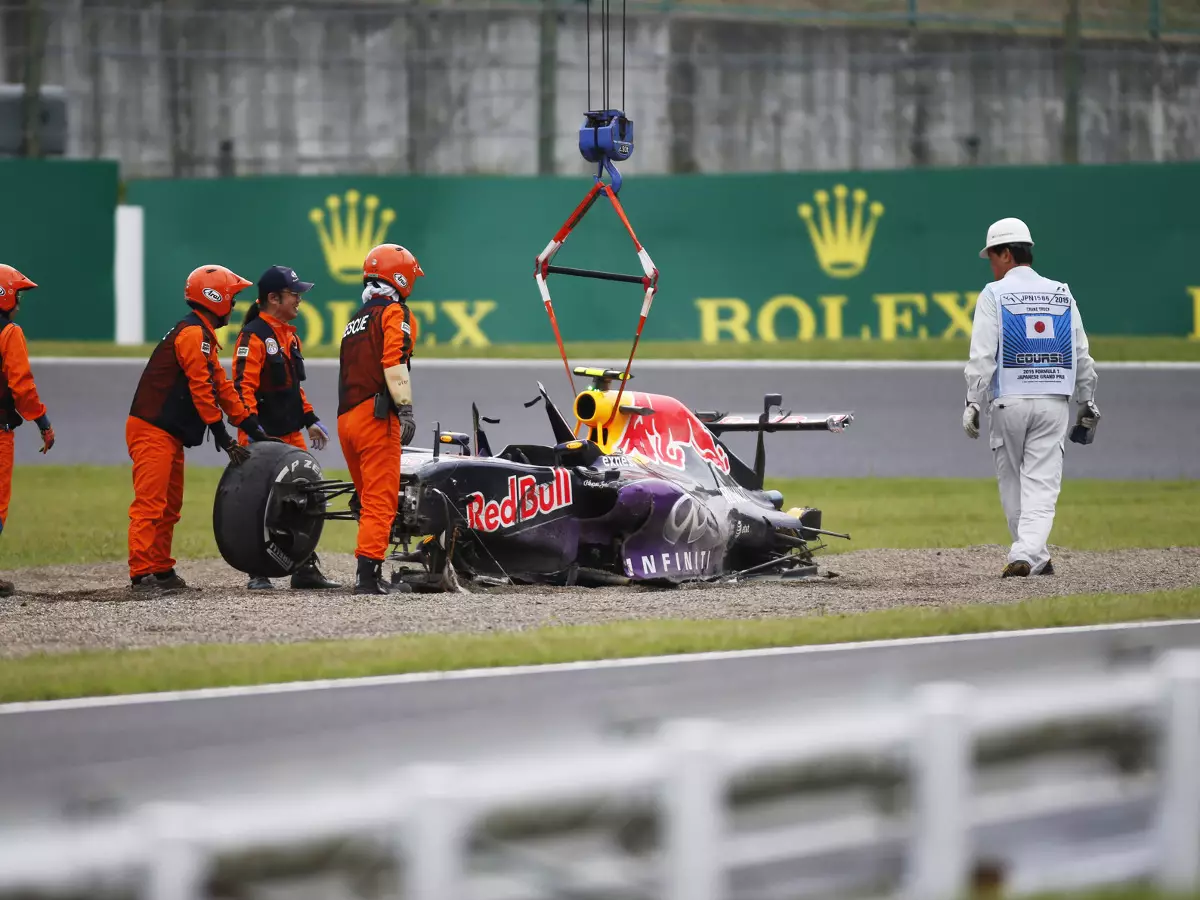 Foto zur News: Red Bull in Suzuka: Kwjat gibt dummen Fehler zu