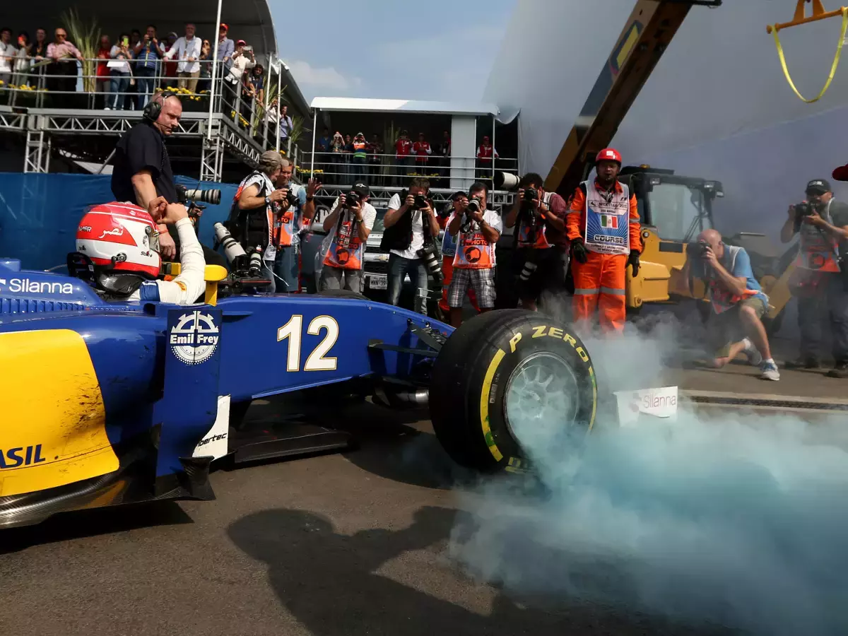 Foto zur News: Bremspedal durchgefallen: Sauber-Pilot Nasr prangert Team an