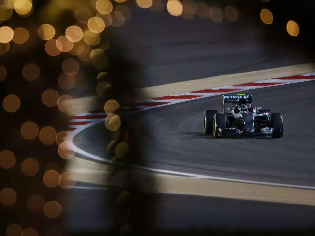 Foto zur News: Mercedes in Bahrain: Momentum auf Nico Rosbergs Seite