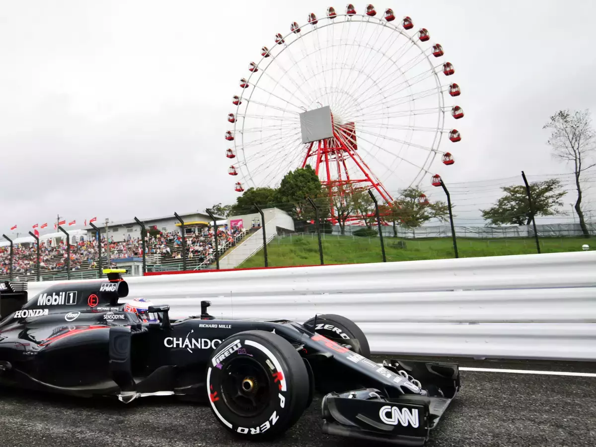 Foto zur News: Button nicht in Q2: McLaren patzt beim Honda-Heimrennen