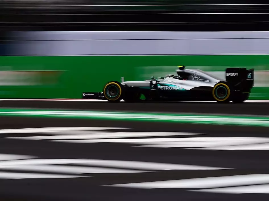 Foto zur News: Warum Nico Rosberg in Q2 noch einen Soft-Run gefahren ist