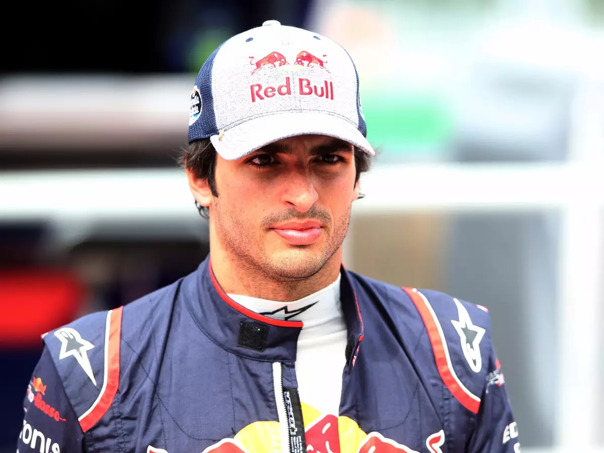 Foto zur News: Carlos Sainz: Noch kein Red-Bull-Vertrag für 2018