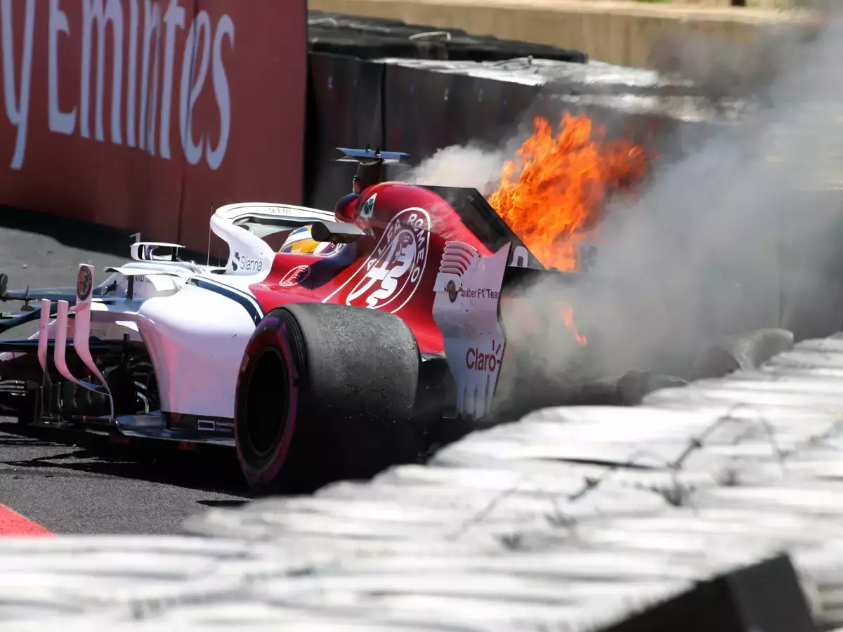 Foto zur News: Formel 1 Frankreich 2018: Feuerunfall im ersten Training!