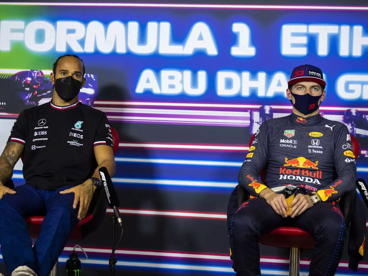 Foto zur News: Hamilton #AND# Verstappen in der PK: Bricht doch noch Friede aus?