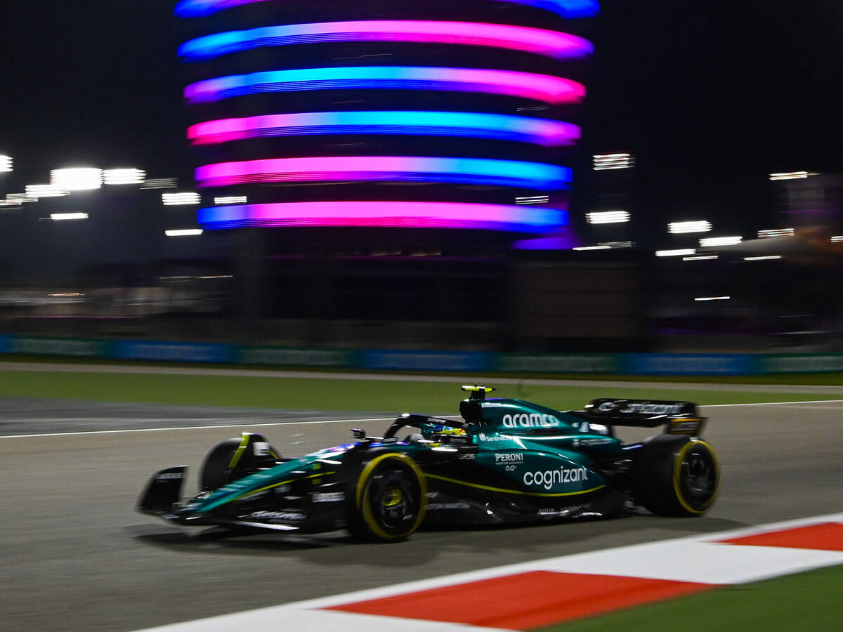Foto zur News: Alonso #AND# Aston Martin: Auf Augenhöhe mit Mercedes?