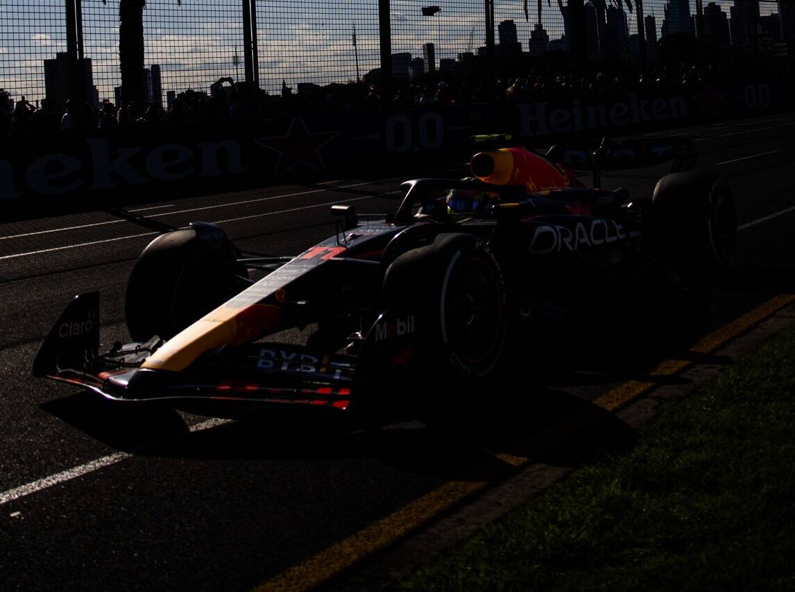 Foto zur News: Sergio Perez kritisiert: In Melbourne kann man so spät nicht fahren!