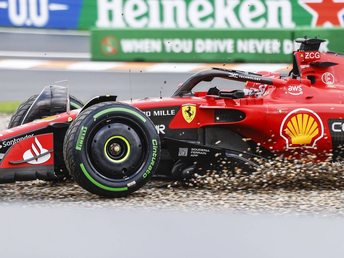 Foto zur News: Zoff am Ferrari-Boxenfunk - und dann crasht Leclerc!