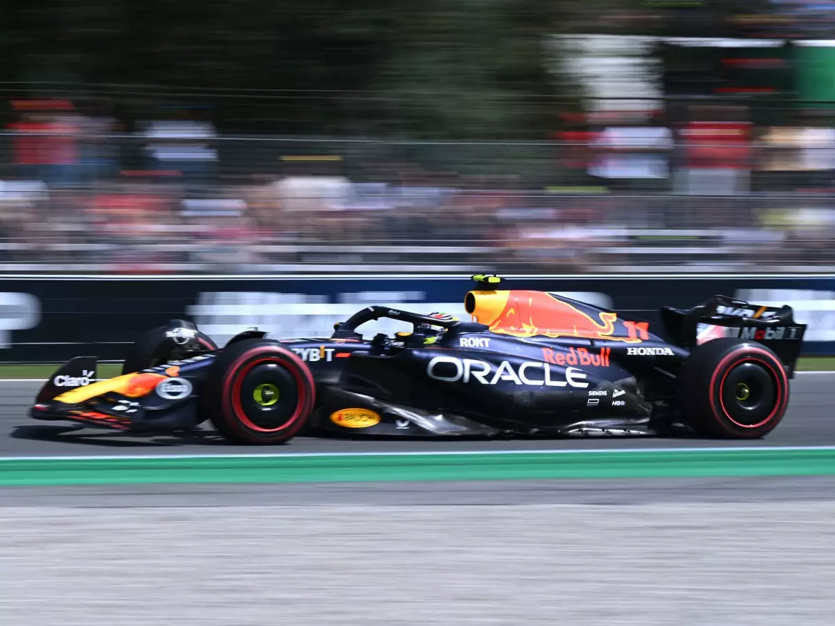 Foto zur News: Sergio Perez: Nach Freitagscrash "im Grunde blind" ins Qualifying