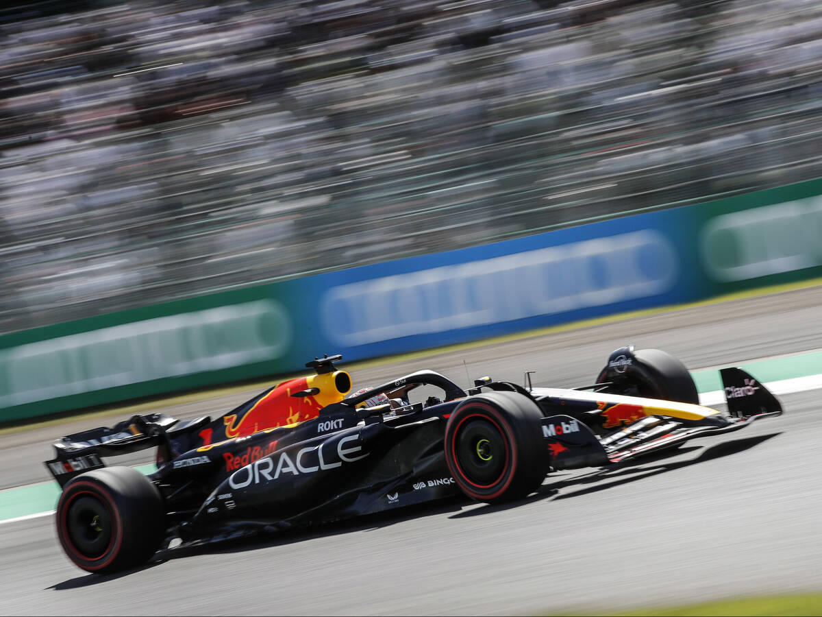 Foto zur News: Reifenschlacht in Japan: McLaren mit strategischem Vorteil gegen Red Bull?