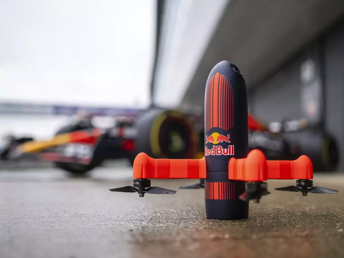 Foto zur News: Für das Fernsehen der Zukunft: Red Bull testet Drohne mit Formel-1-Speed