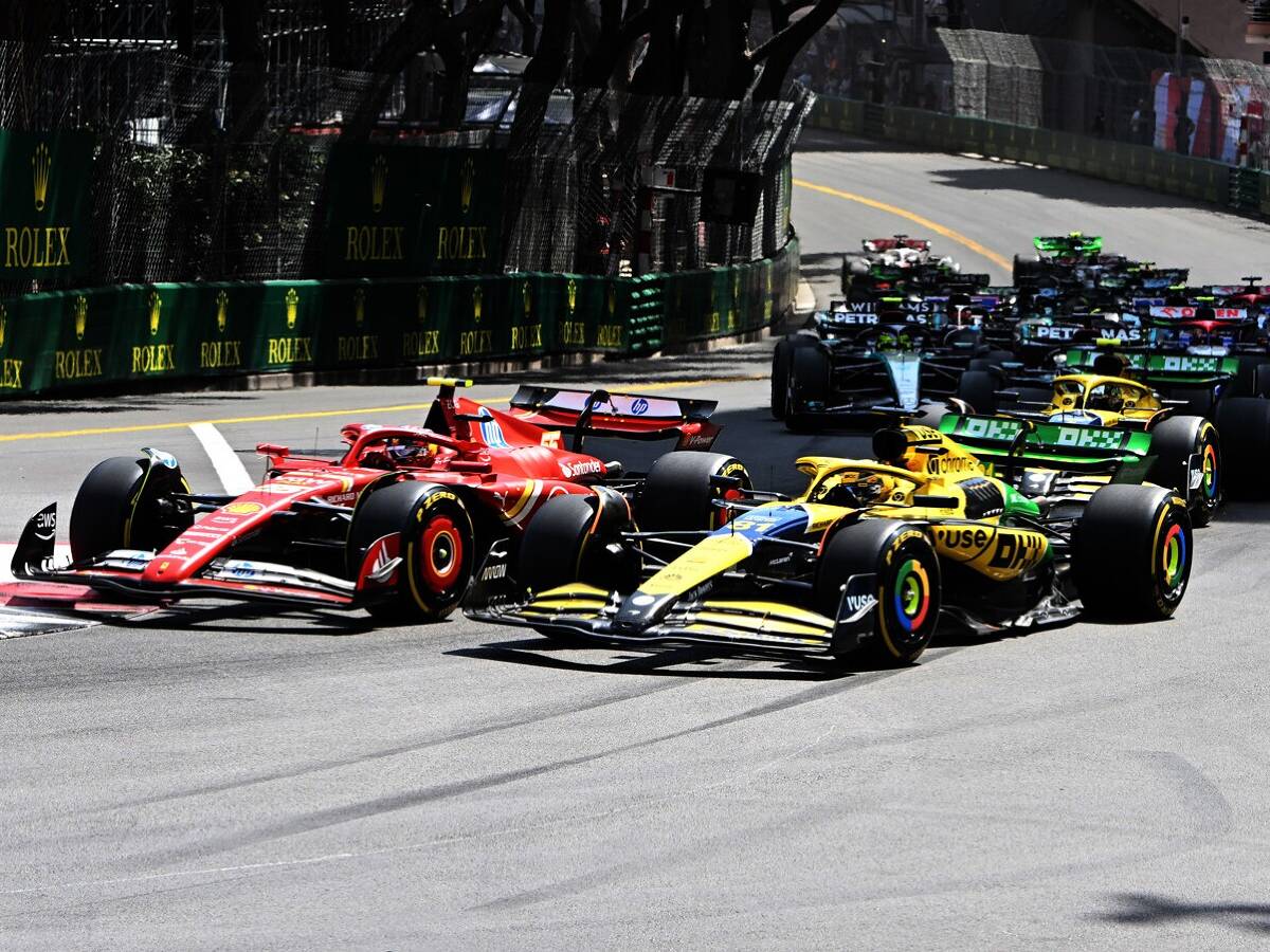 Foto zur News: Warum Guanyu Zhou Ferraris Carlos Sainz in Monaco das Podium rettete