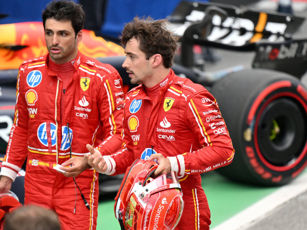 Foto zur News: Ferrari-Duell in Barcelona: Leclerc ärgert sich über Sainz, der sich im Recht sieht