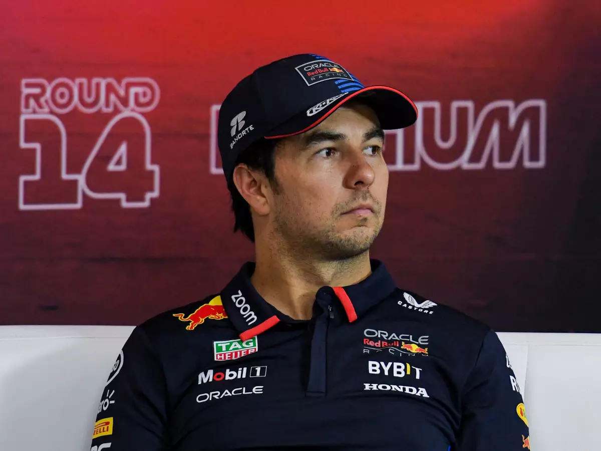 Foto zur News: Nach Treffen der Teamleitung: Sergio Perez bleibt bei Red Bull Racing!