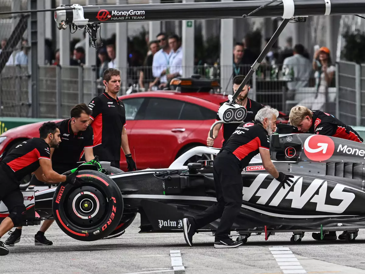 Foto zur News: Streit mit Ex-Sponsor: Haas-Autos bleiben vorerst in Zandvoort